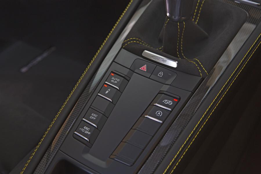 Детали интерьера Porsche 718 Cayman GT4 (982C) 2020 года  (AU) (фото 23 из 40)